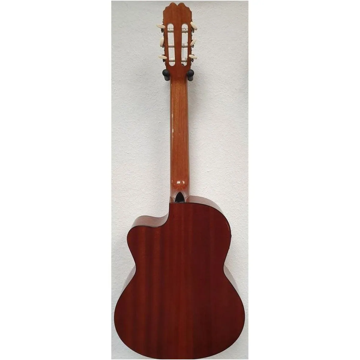 admira Alba Konzertgitarre E-Cutaway, Cutaway, Tonabnehmersystem 3