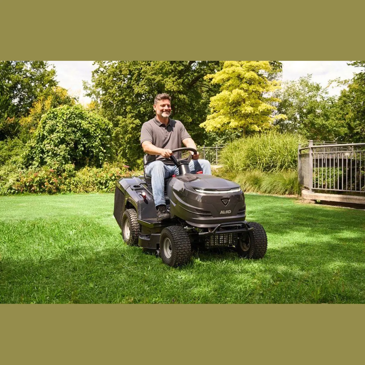 AL-KO EASY 13-86.6 M-A Rasentraktor, 86 cm Schnittbreite, 7,2 kW Motor 2