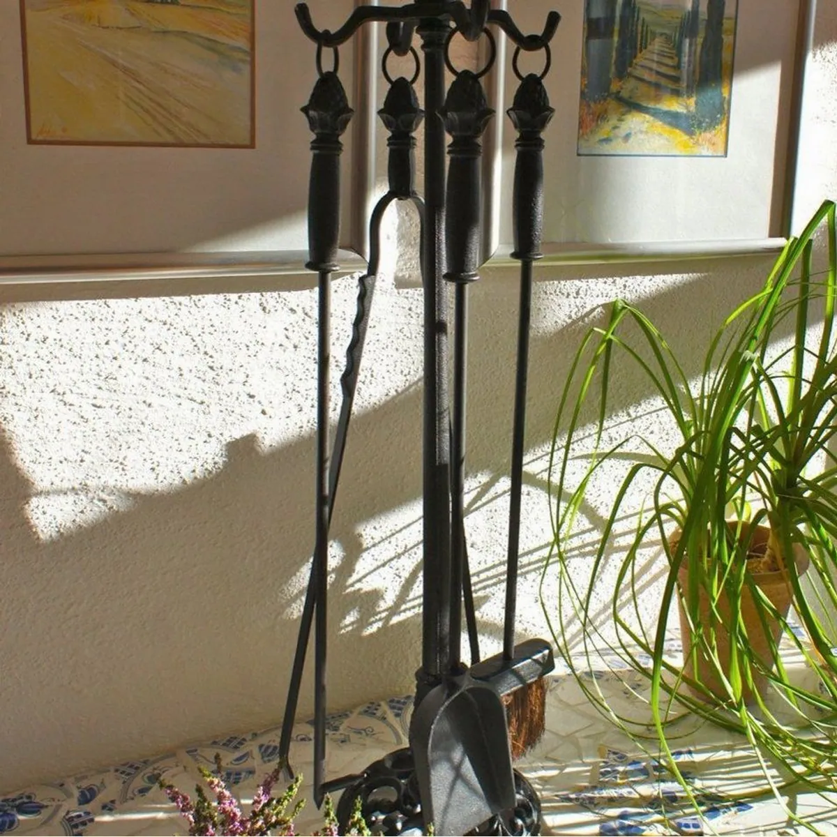 Antikas Kaminbesteck 4-teilig, stilvolles Design, aus Gusseisen 2