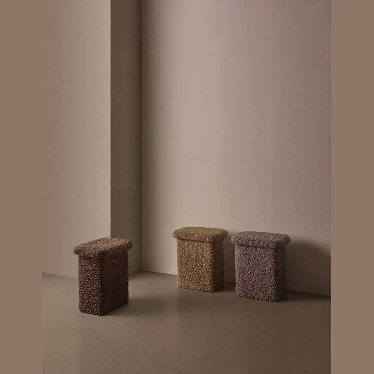 Blomus TEDDY T-Hocker, gepolstert, vielseitig nutzbar, modernes Design 5