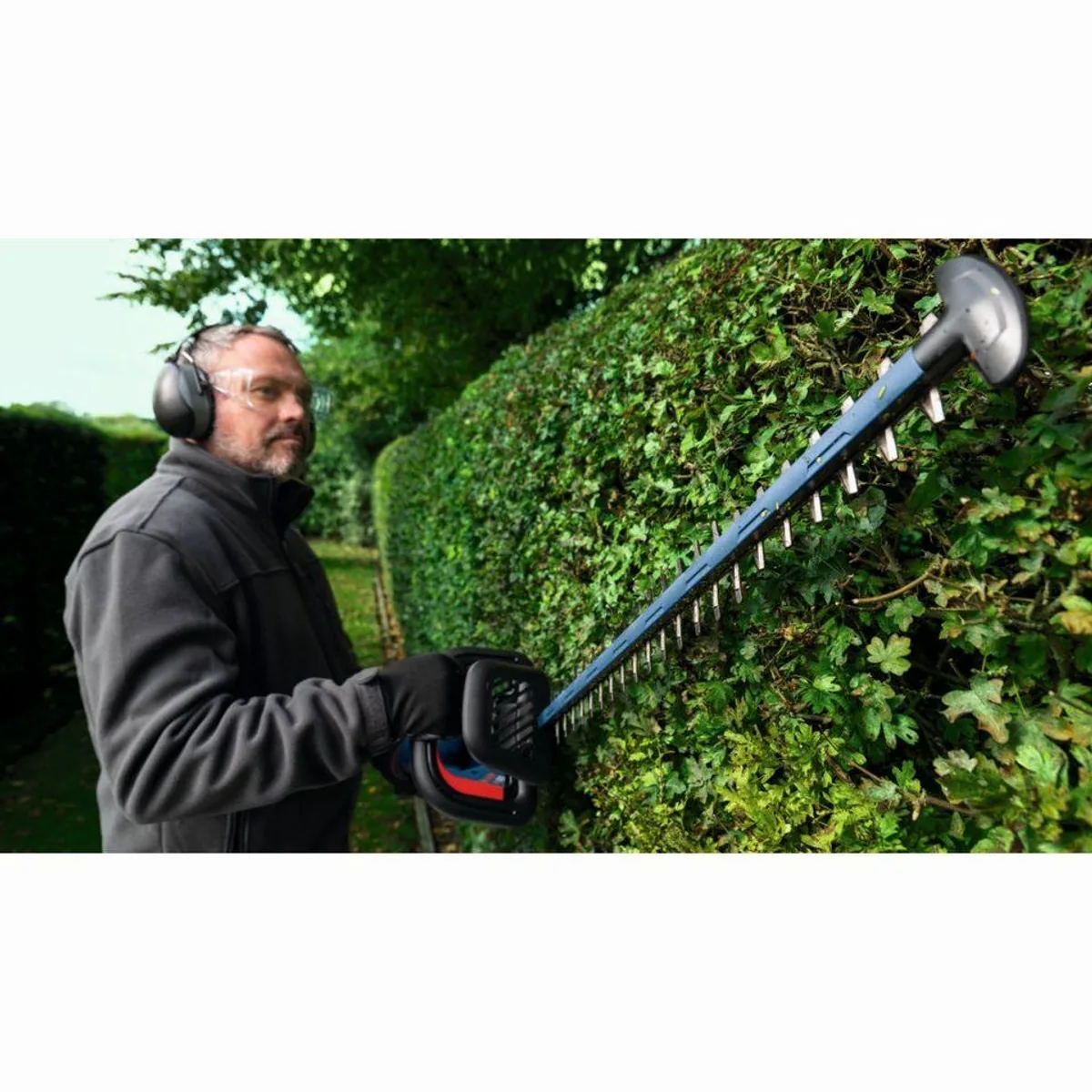 BOSCH GHE 18V-60 (II) Professional Akku-Heckenschere, bürstenloser Motor, 60 cm Messer, leicht 4