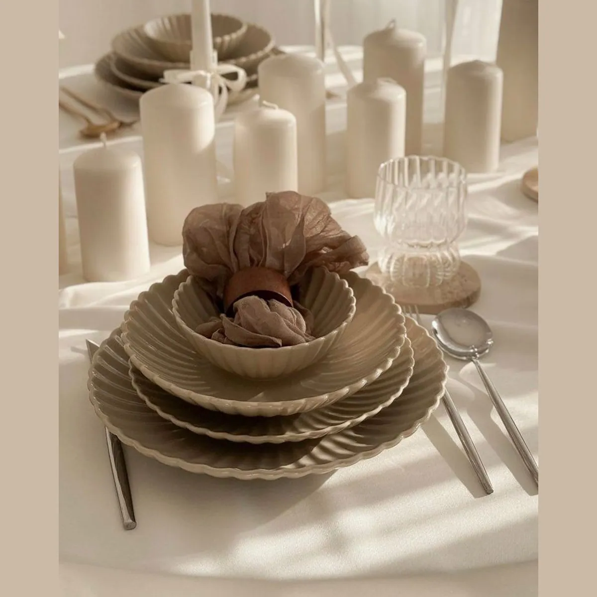 EKA Lotus Beige Flower Teller-Set, 24 Teile, edles Porzellan für 6 Personen