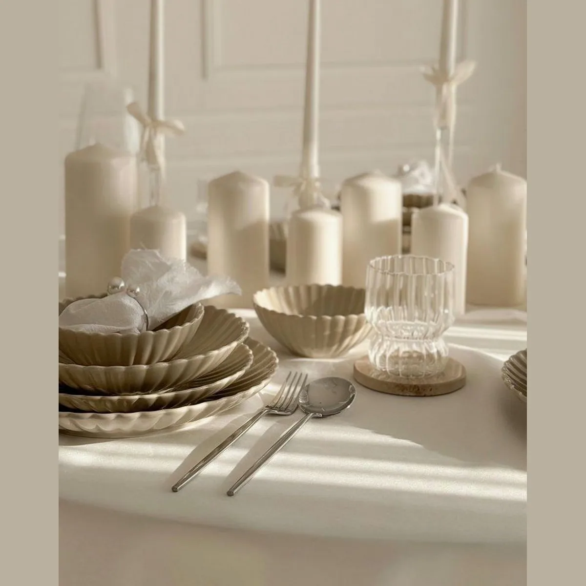 EKA Lotus Beige Flower Teller-Set, 24 Teile, edles Porzellan für 6 Personen 2