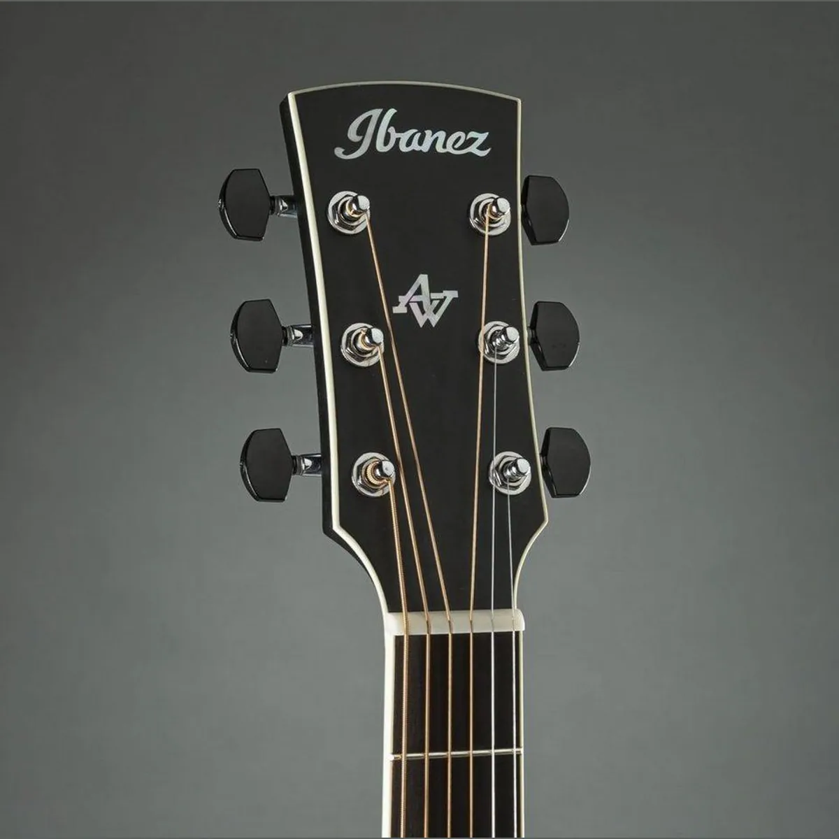 Ibanez AW84CE-WK Westerngitarre, warme Klänge, Cutaway, Stimmgerät 4
