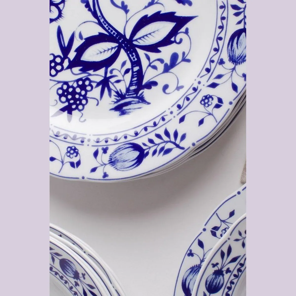 KAHLA Zwiebelmuster Tafelservice, 12-teilig, für 6 Personen — Porzellan, Made in Germany, zeitloses Design 3