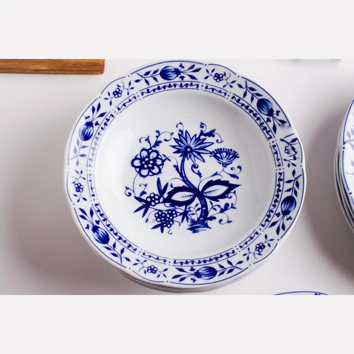 KAHLA Zwiebelmuster Tafelservice, 12-teilig, für 6 Personen — Porzellan, Made in Germany, zeitloses Design 5