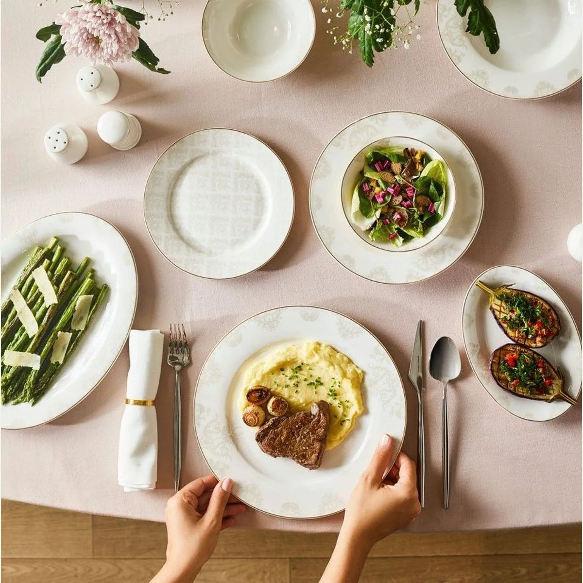 Karaca Elegance Bone Siena Geschirr-Set, 53-teilig für 12 Personen, edles Design 5