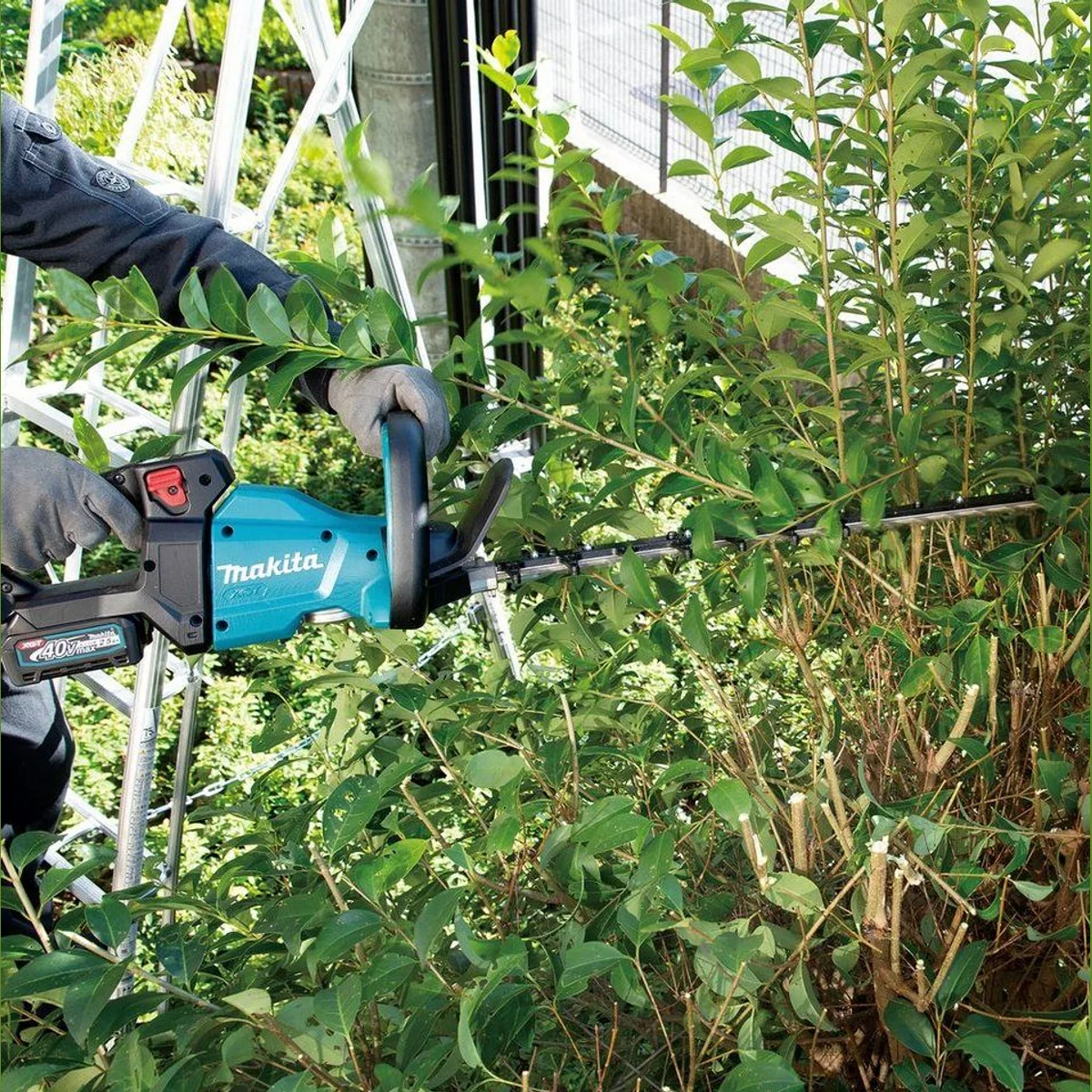 Makita UH006GZ XGT Akku-Heckenschere, 40V max., 60 cm, bürstenlos, für Äste bis Ø 25 mm 2