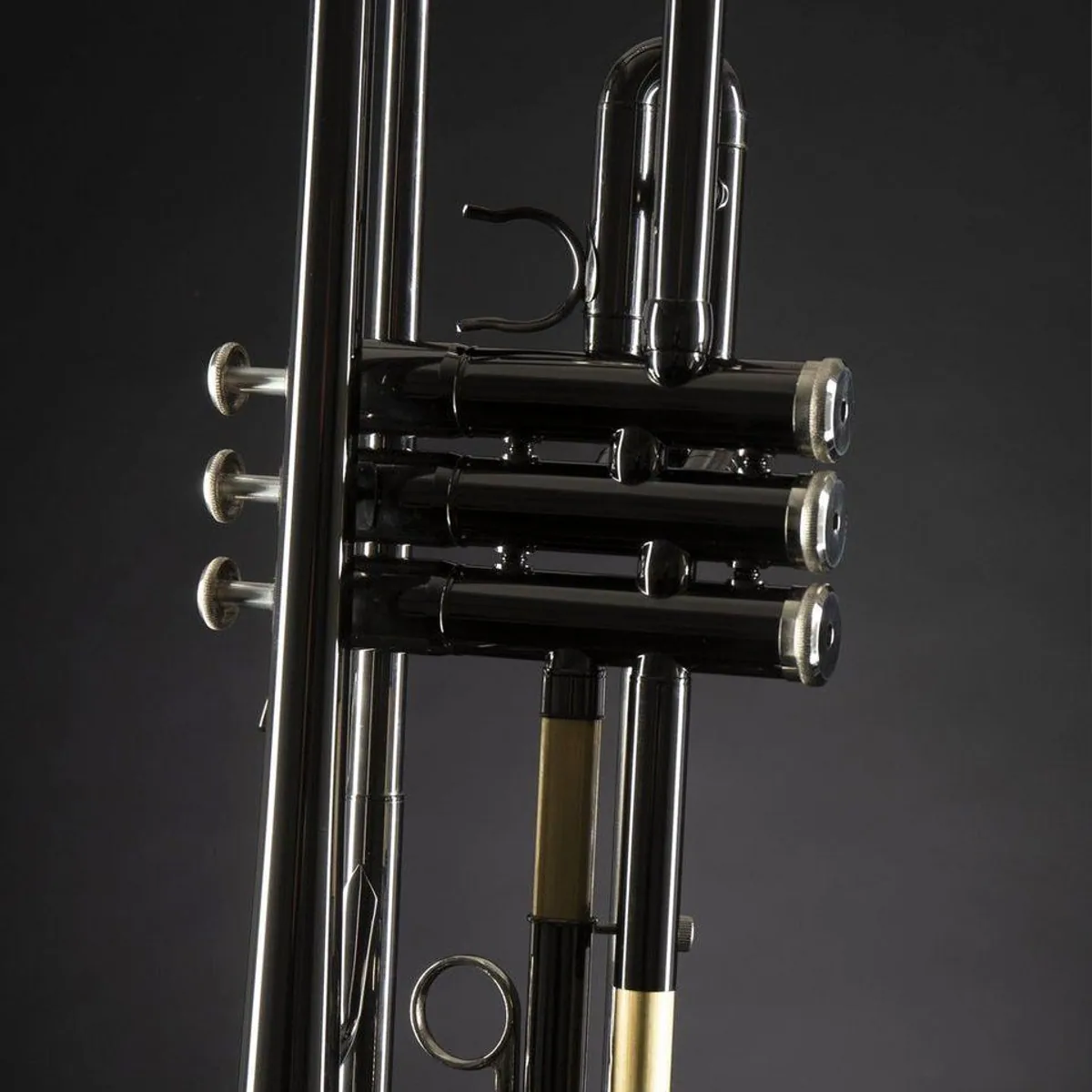 Monzani MZTR-118 Bb-Trompete, heller Klang, leichtes Gewicht, stylishes Anthrazit 5