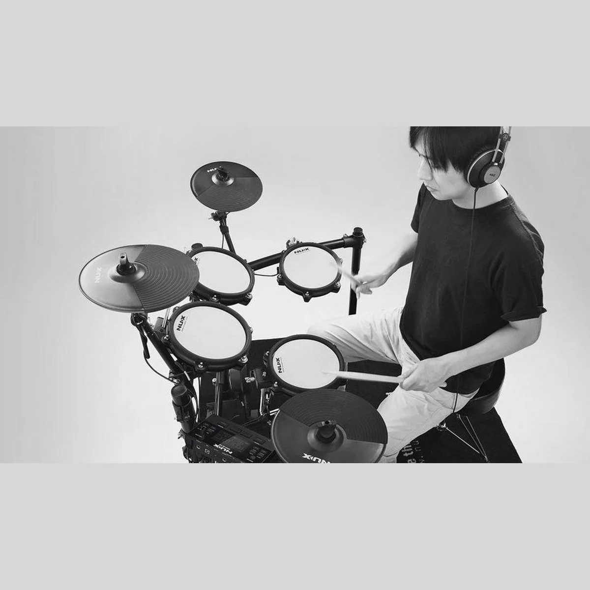 Nux DM-210 E-Drum Set, authentisches Spielgefühl, platzsparend, inkl. Zubehör 3