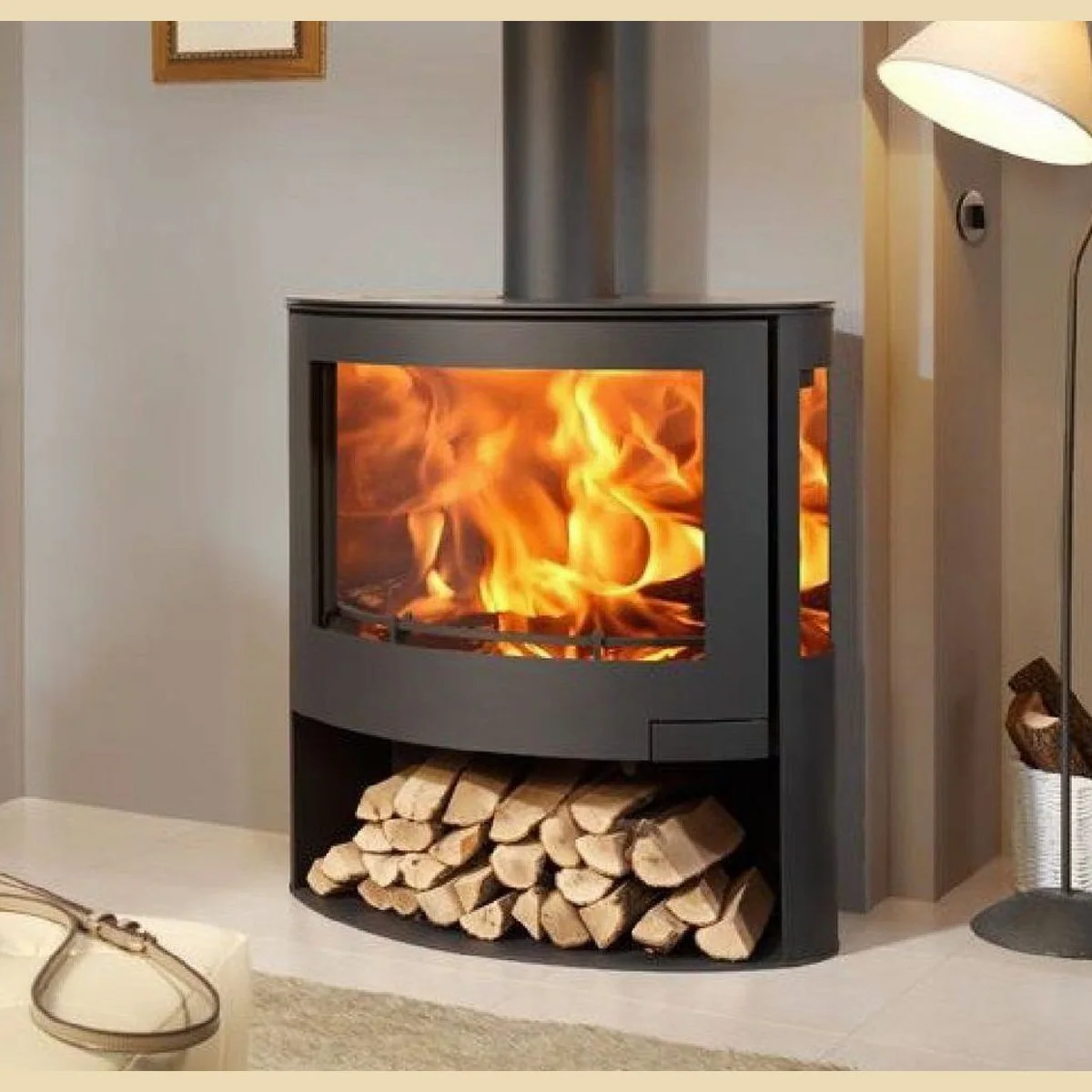 Panadero Kaminofen IRIS, 8,3 kW, Panorama-Sichtscheibe, robustes Stahlblech, großes Holzfach