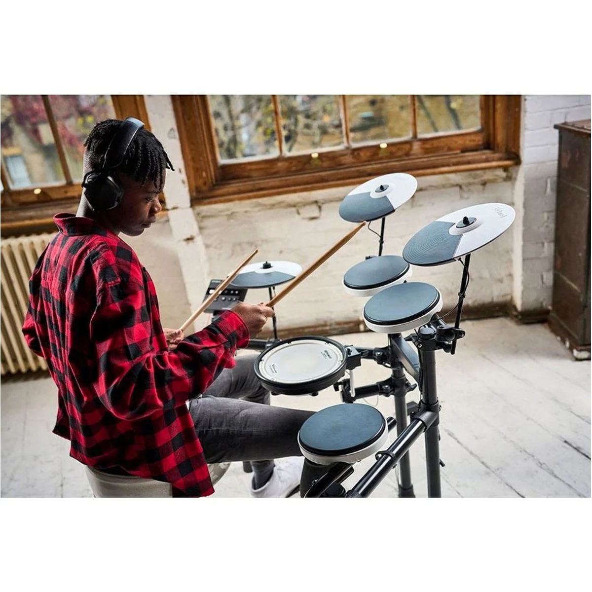 Roland TD-02KV E-Drum, 16 Kits, integriertes Metronom, robustes Design 3