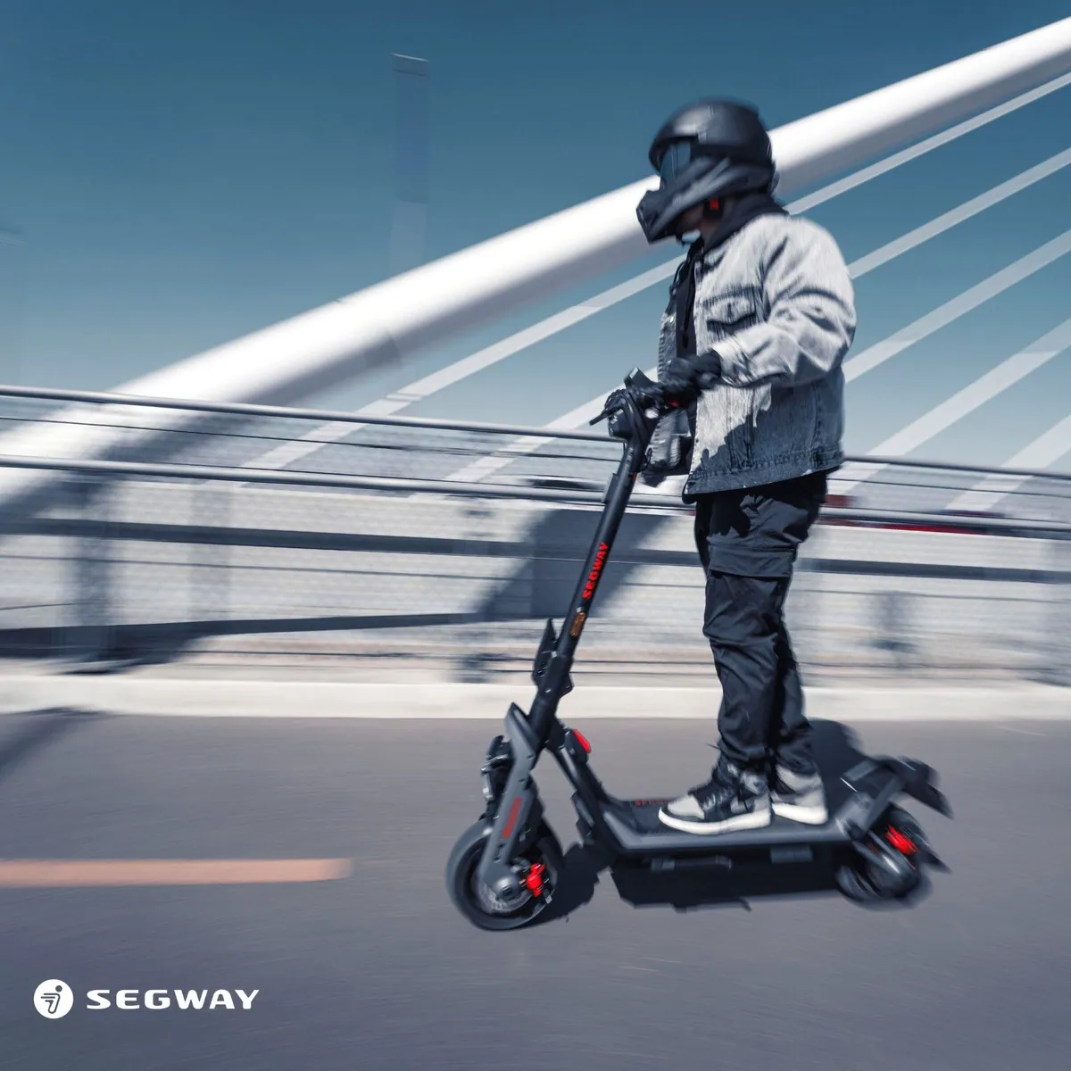 Segway GT3 D E-Scooter, 700 W, 95 km Reichweite, IPX6 4
