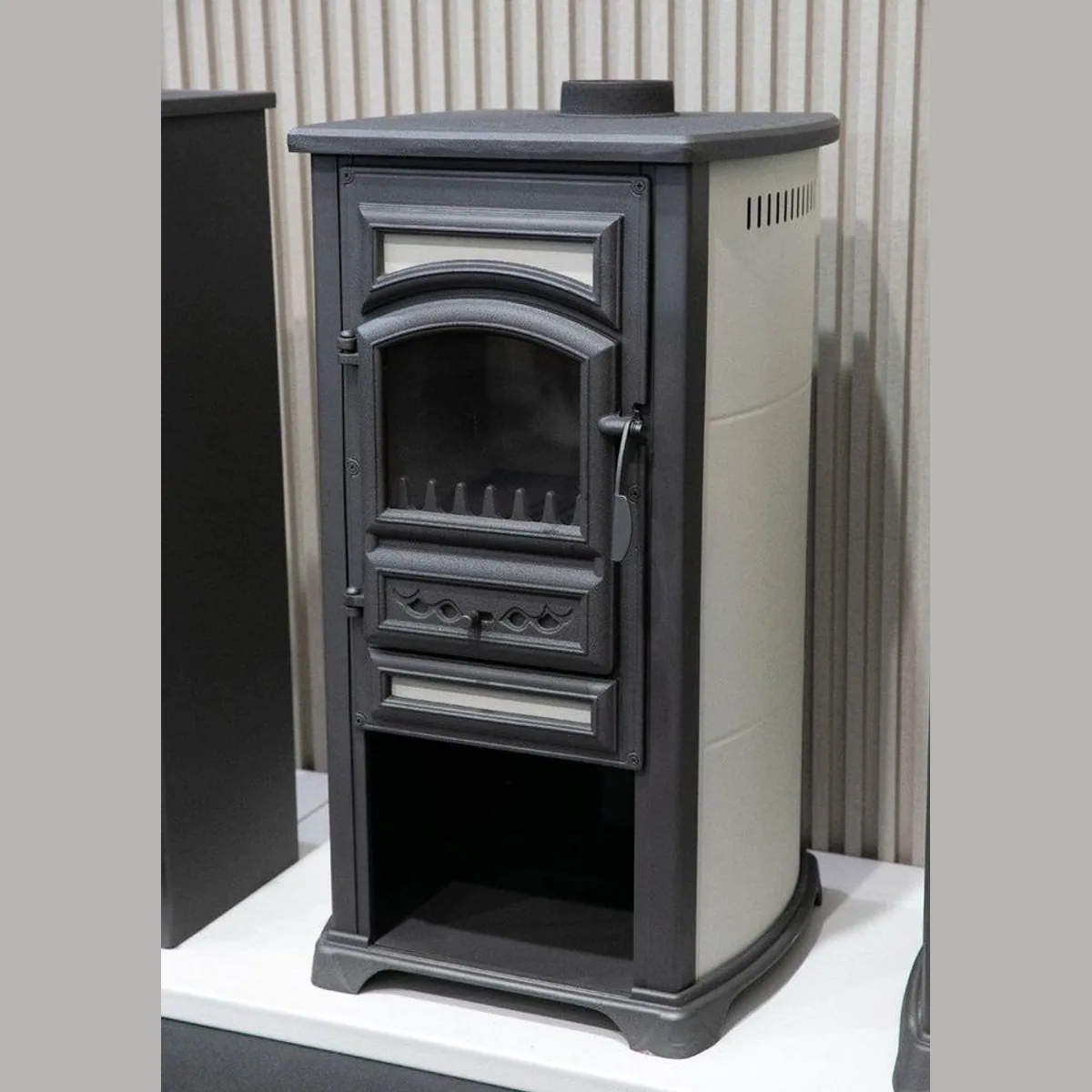 TRGO Kaminofen Forte mit Herdplatte, 5,4 kW, Gusseisen, hohe Effizienz 5