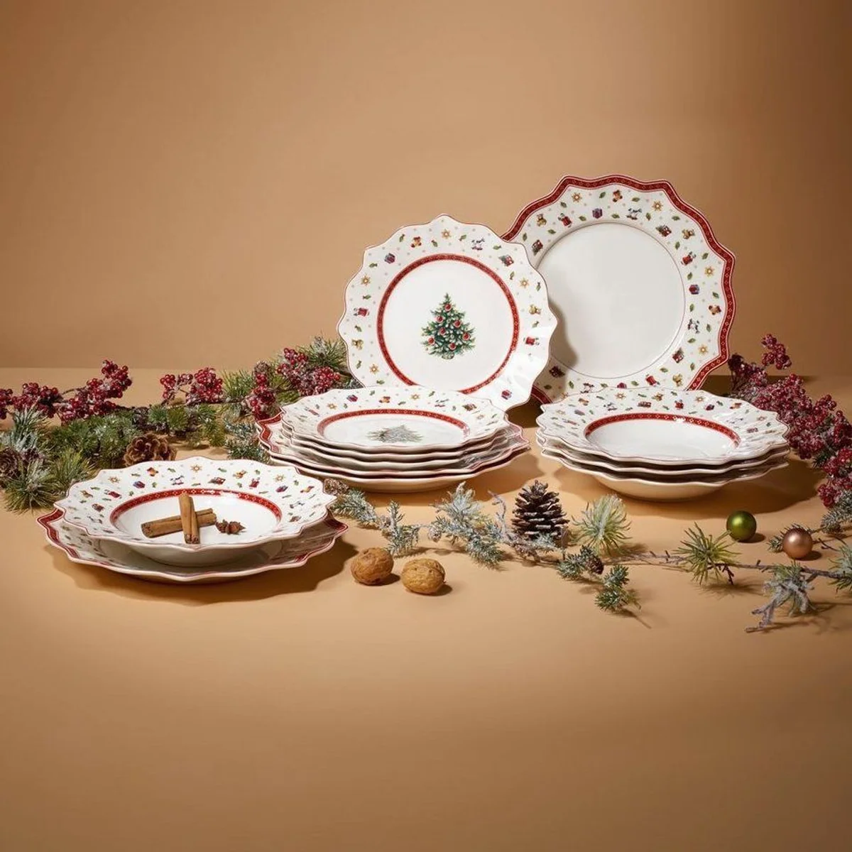 Villeroy & Boch Toy's Delight Teller-Set, 12-teilig, für 4 Personen, Porzellan 2