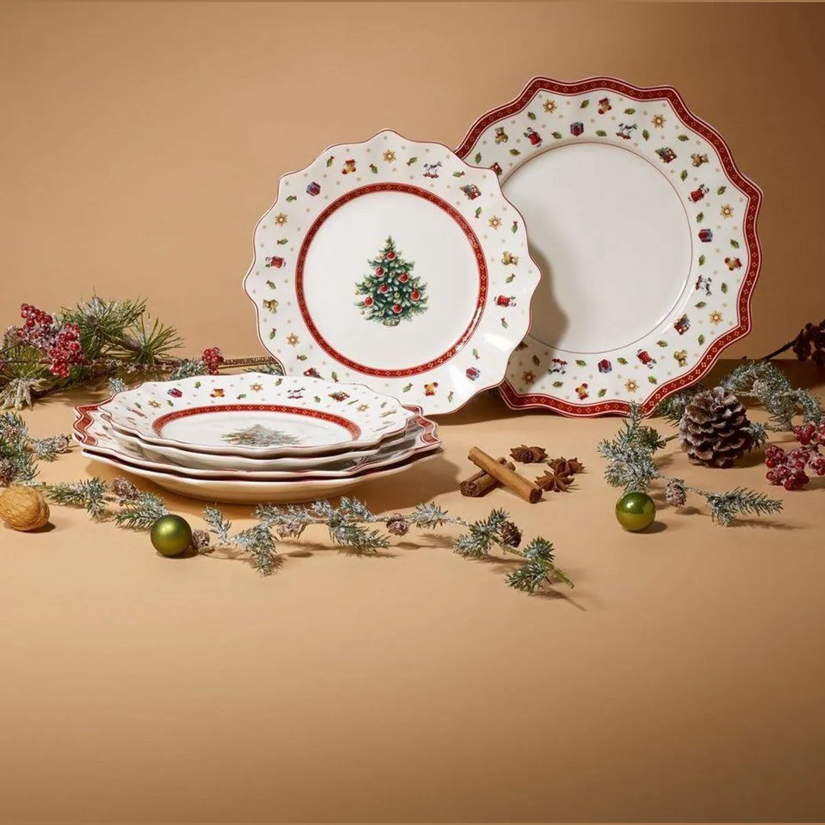 Villeroy & Boch Toy's Delight Teller-Set, 8-teilig, für 4 Personen, Porzellan, handgefertigt 3