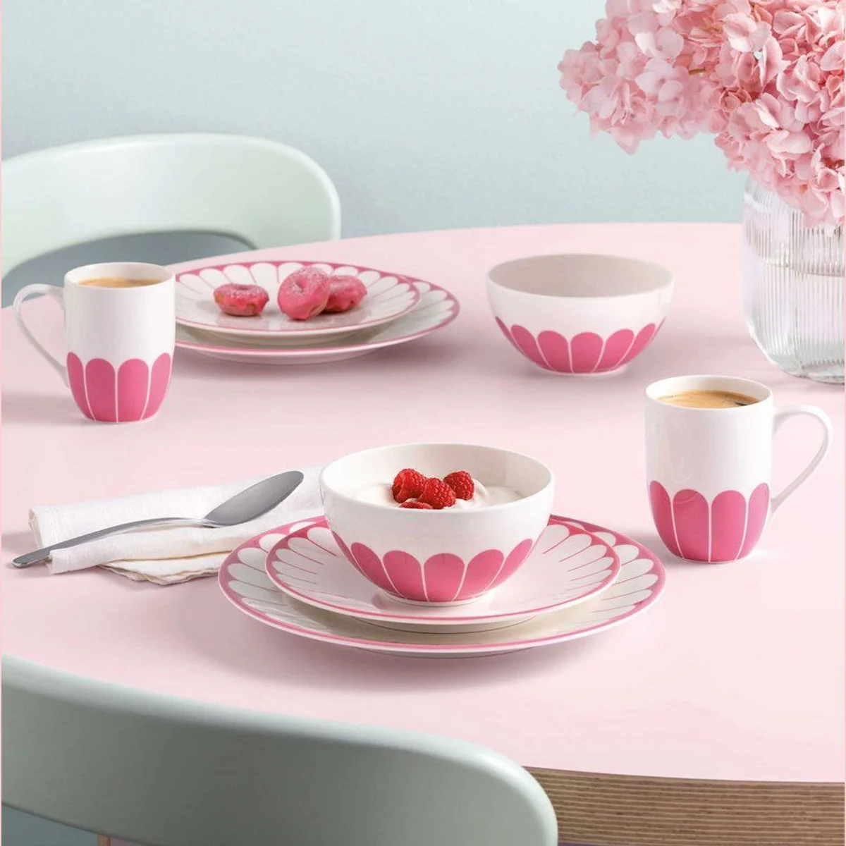 Villeroy & Boch Fleur Geschirr-Set, 8-teilig, florales Design, spülmaschinen- & mikrowellengeeignet 2