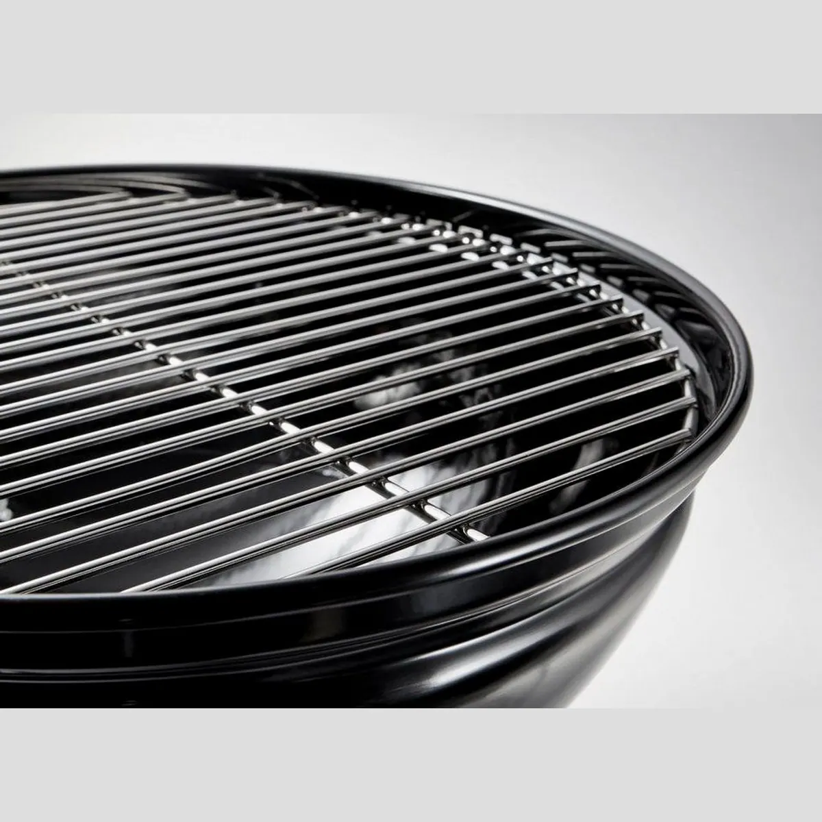 Weber Smokey Joe Premium Holzkohlegrill, 37 cm, kompakt, mobil, vielseitig 2