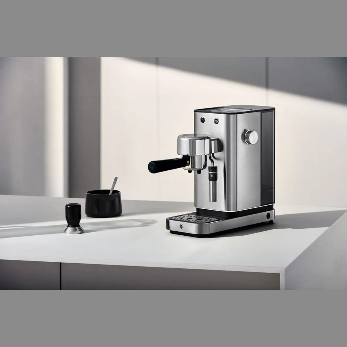 WMF Lumero Espressomaschine, kompakt, 15 bar, Milchschaumdüse 2