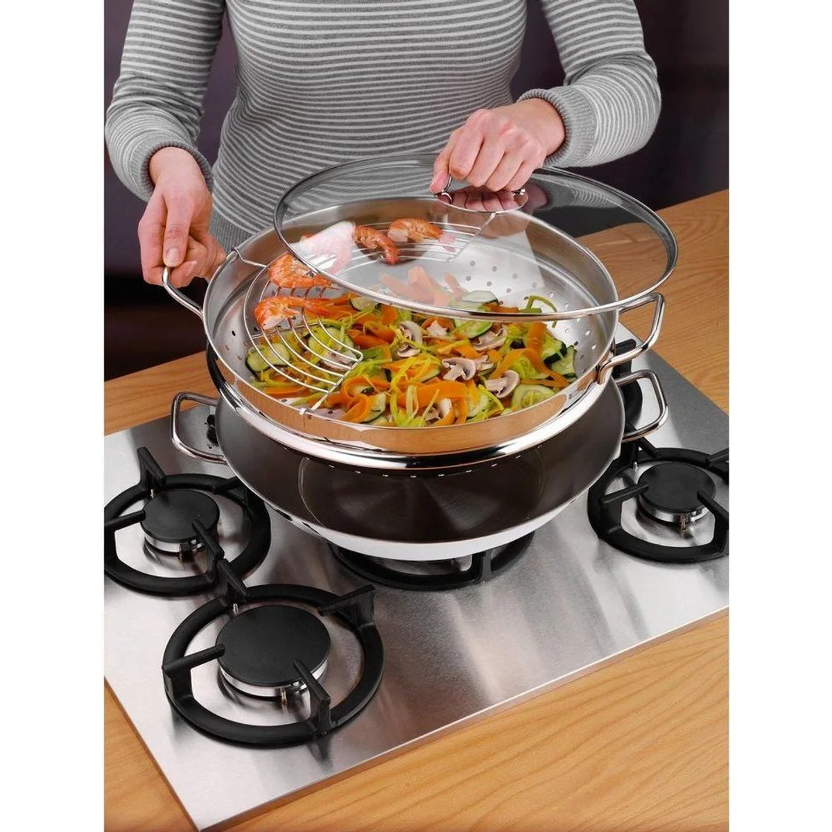 WMF Wok Macao 36 cm, Induktion, Cromargan Edelstahl — vielseitig, hitzebeständig, inklusive Dämpfeinsatz 3