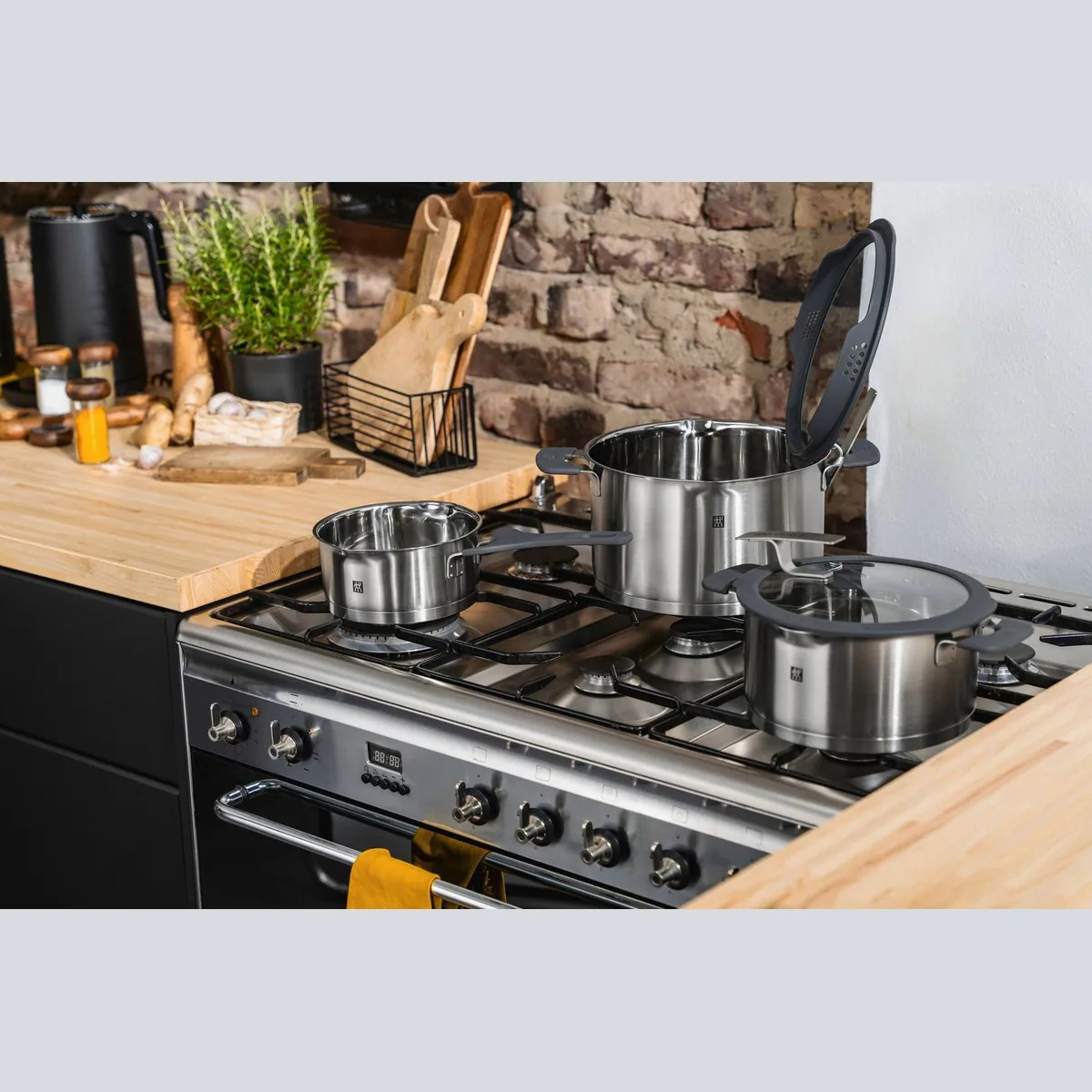Zwilling Simplify Topf-Set, 9-teilig, Edelstahl 18/10, vielseitig und durchdacht 2