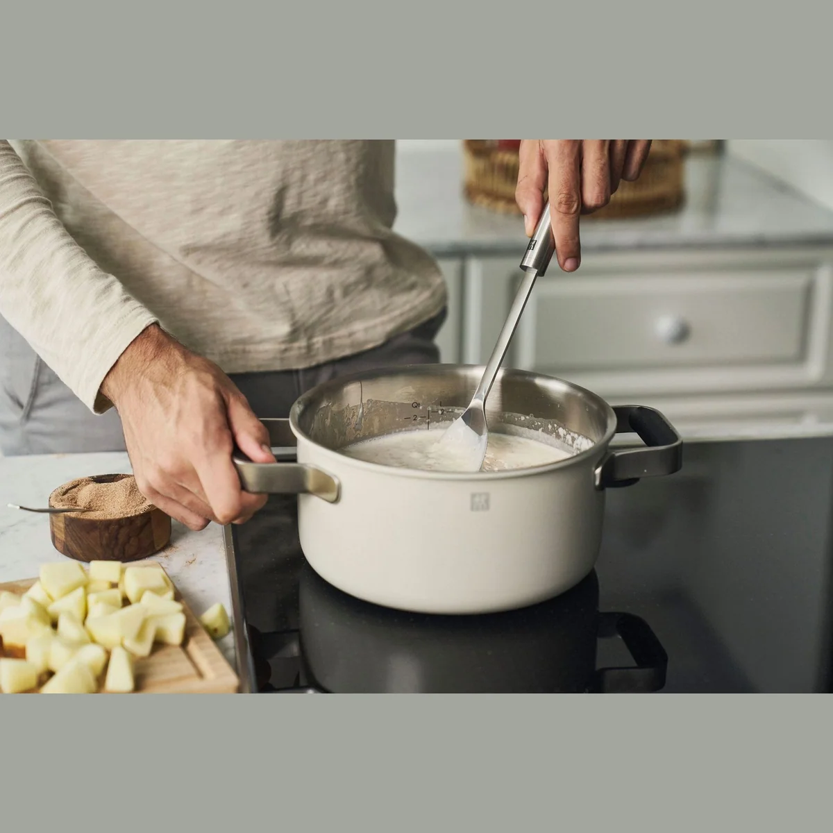 Zwilling Topf-Set Pure, 5-teilig, Edelstahl 18/10 — perfekte Wärmeverteilung, Stay-Cool-Griffe, langlebiges Design 2